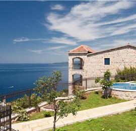 2 Bedroom Apartment with 2 Shared Pools, sleeps 4